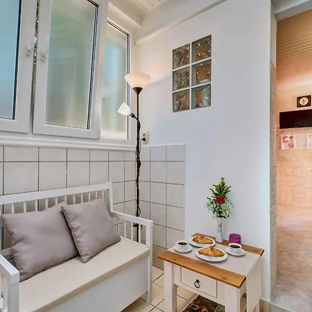 Apartment In 15007 *